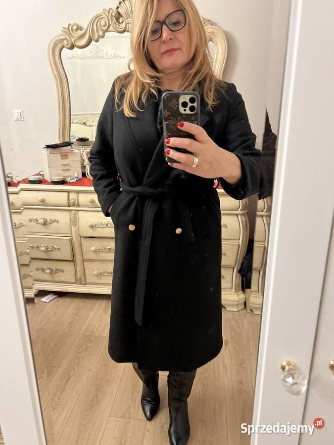 Ponadczasowy klasyczny płaszcz czarny sprzedam