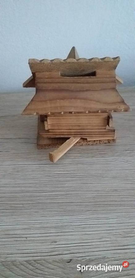 Domek drewniany skarbonka prl