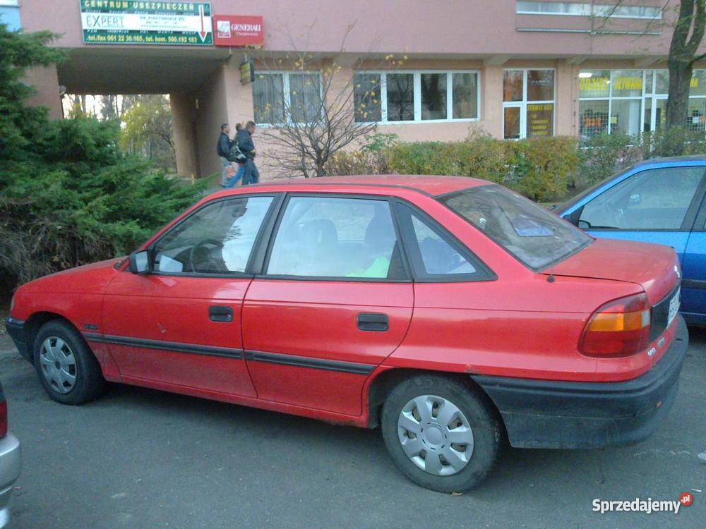 Opel Astra F KAT sedan 9293 1400 B Poznań sprzedam