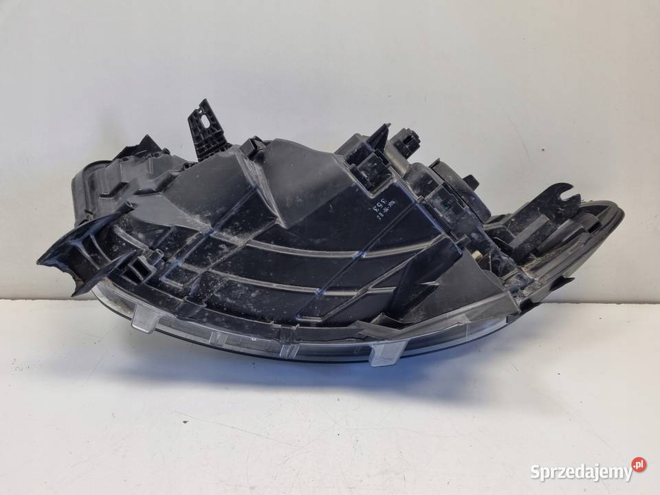 LAMPA PRAWA Renault Captur I 1719r LIFT PRZEDNIA osobowe Lampy przednie lubelskie Rudka