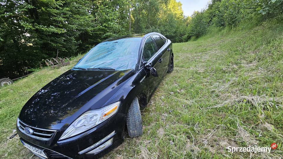 Ford Mondeo uszkodzony Mondeo Sukmanie