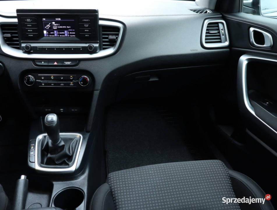 Kia Ceed 16 CRDi niebieski mazowieckie Piaseczno