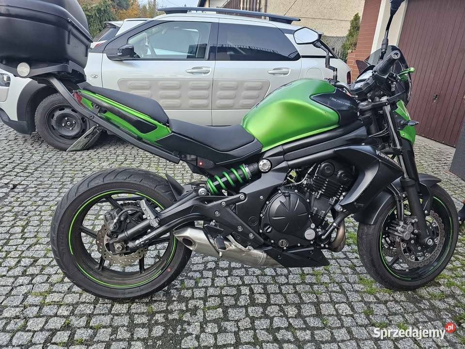 Kawasaki ER6N motocyklisty Nędza