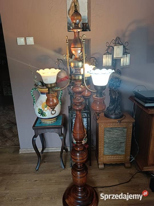 Stara lampa stojąca drewniana z trzema kloszami Lampy podłogowe Lipno