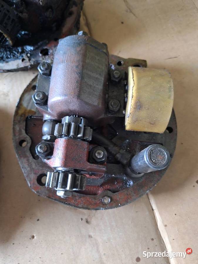 Pompa hydrauliczna z pokrywa ursus c360 Warszew