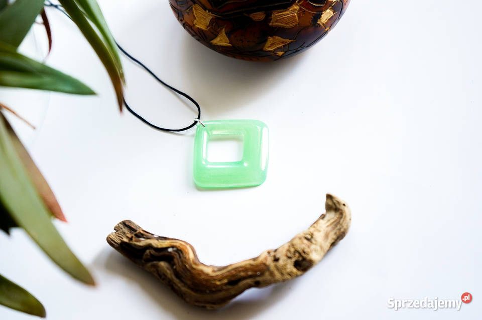 Duży zielony wisiorek świecący w ciemności i w Naszyjniki Warszawa