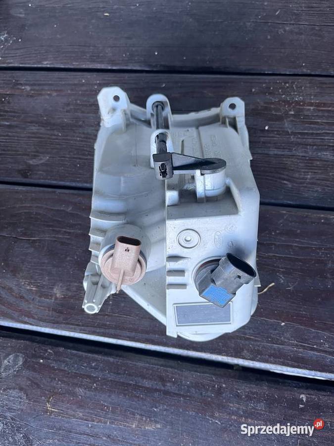 Ford Kuga MK2 Lewy halogen z kierunkowskazem wielkopolskie