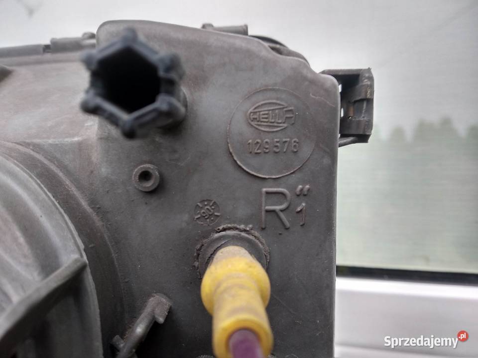 Mercedes W124 lampa przednia prawa reflektor