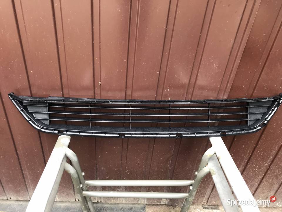 Toyota Avensis T27 lift kratka dolna zderzaka zderzaki Rzeszów