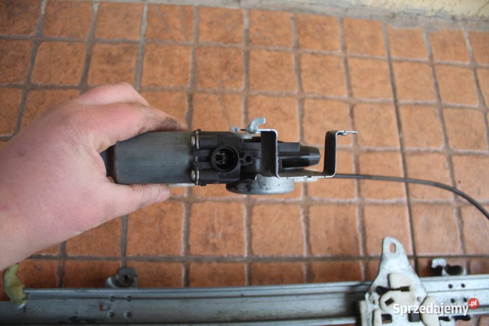 MECHANIZM PODNOŚNIK SZYBY PRAWY PRZÓD NISSAN