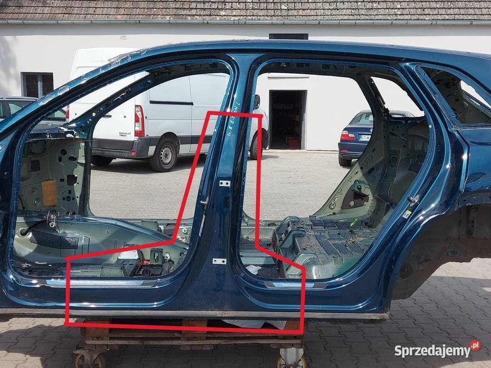 Audi Q8 ETRON SUV 4KE próg lewy słupek b osobowe