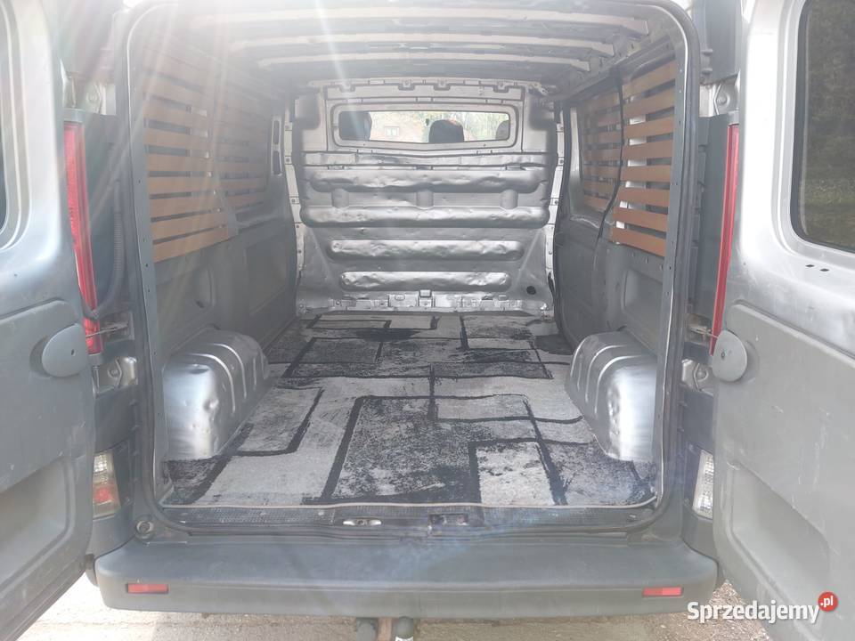 Doinwestowany Renault Trafic Vivaro 20 dci 114 diesel opolskie