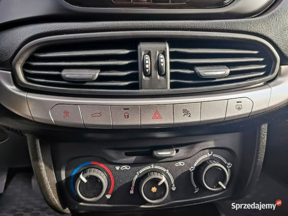 Fiat Tipo Salon Polska bezwypadkowy II 2016 Zarejestrowany w Polsce śląskie