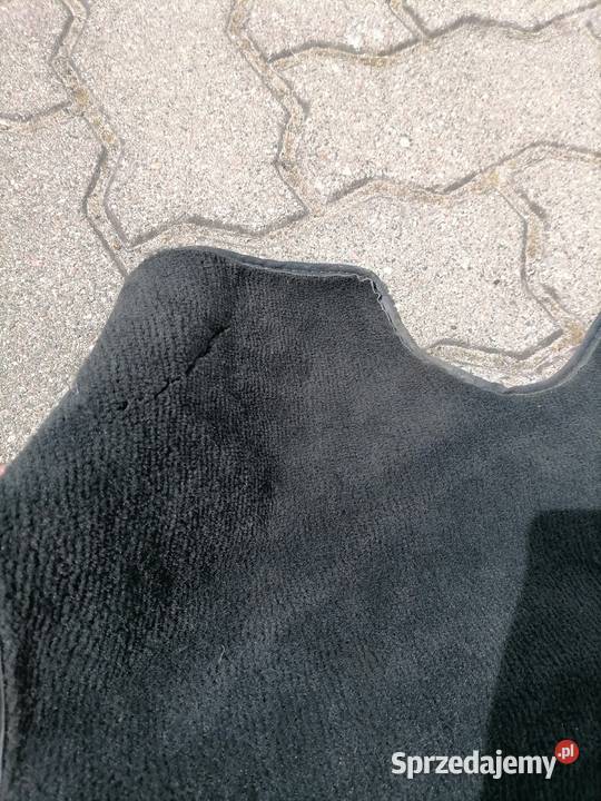 Mercedes w124 wykładzina dywan podłoga pierwsza Łochów