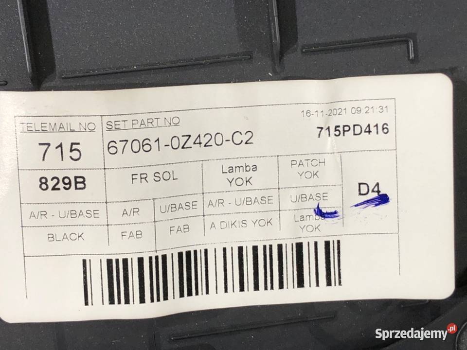 BOCZEK DRZWI LEWY PRZÓD TOYOTA COROLLA E21 Wyposażenie wnętrza