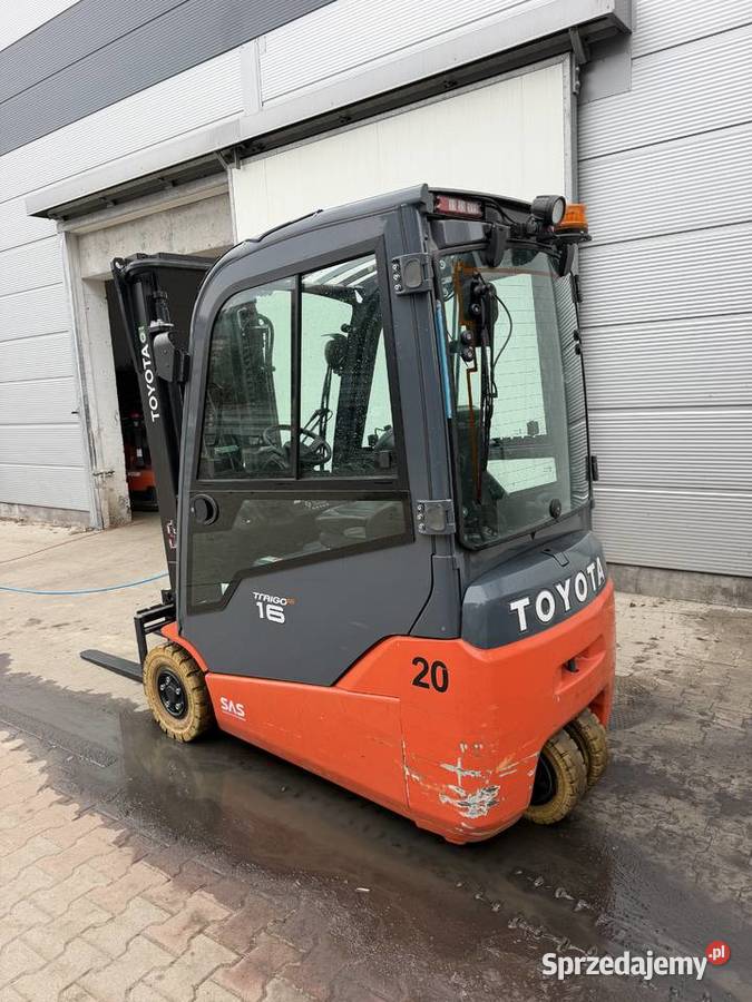Toyota nowa dostawa 789053484 prawie NOWY