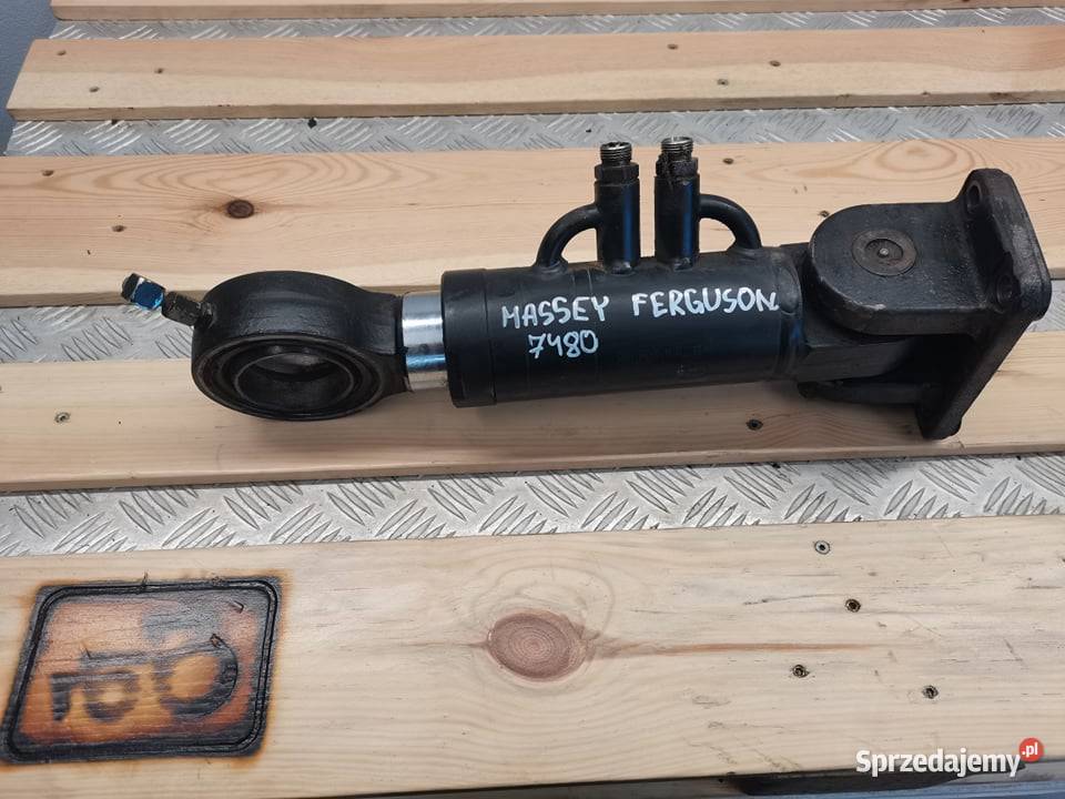 Siłownik poziomowania osi Massey Ferguson 7480 Wilkowo sprzedam