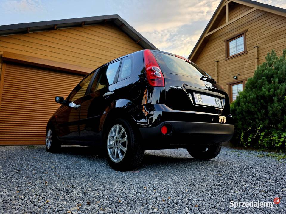 Ford Fiesta 2006r 14 BENZYNA