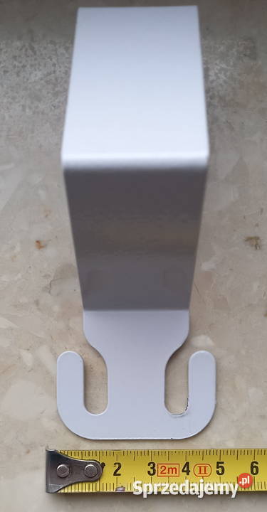 Minihamak pod biurko