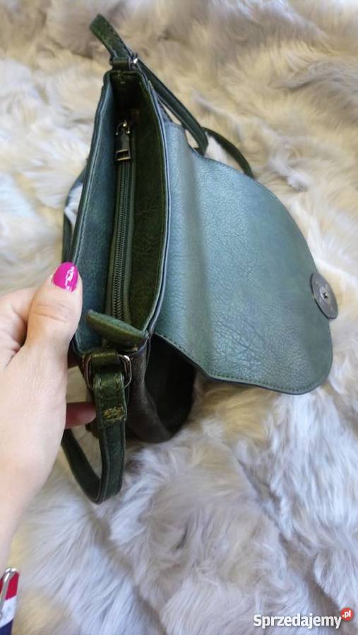 Sprzedam nową torebkę listonoszke Torby i torebki Charzyny sprzedam