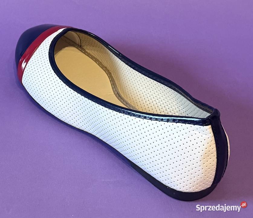 Białe baleriny z granatowym czubkiem rozmiar 38 Żyrardów