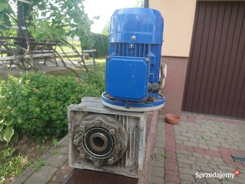 Motoreduktor NMRV 090 ślimakowo kątowy Motovario Nisko