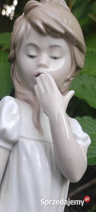 Figurka NAO z 1992 roku autorstwa Lladro Pabianice