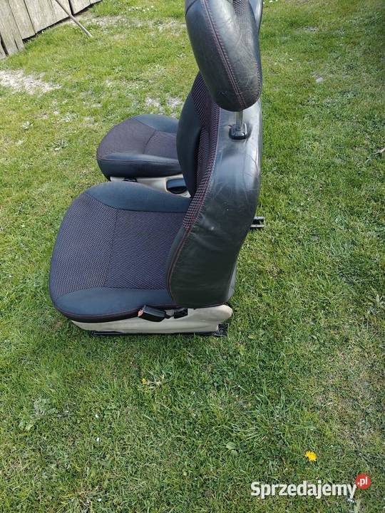 Nissan Terrano siedzenia Motoryzacja Krosno