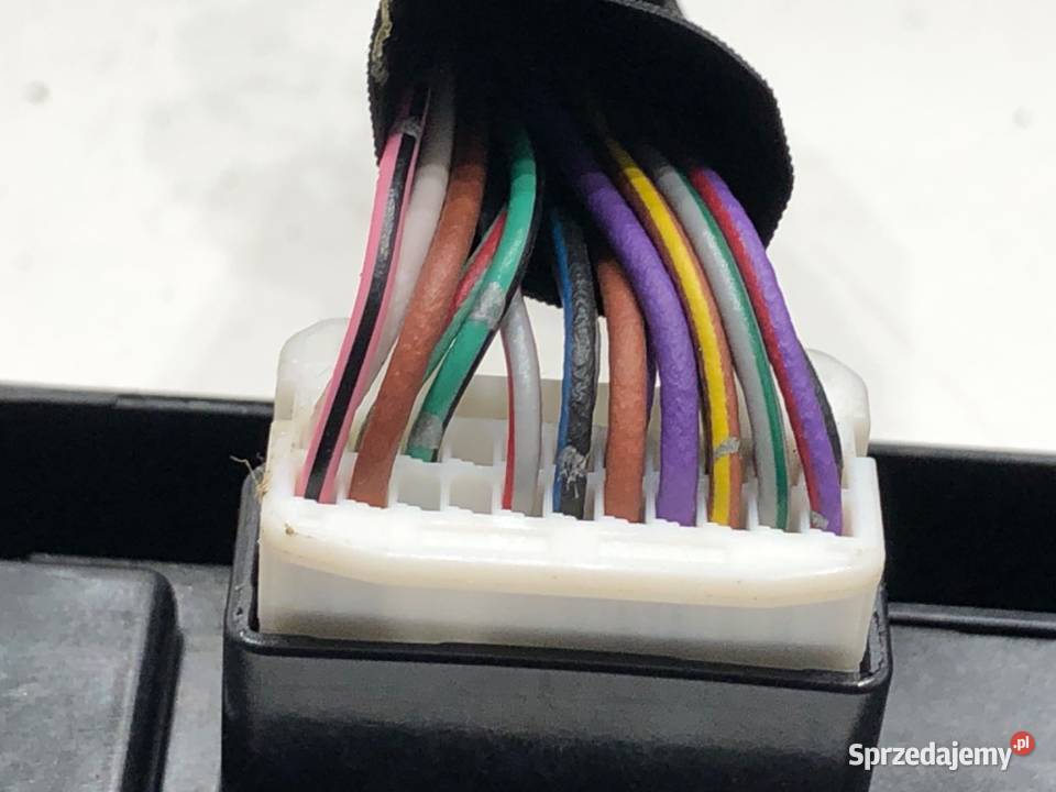 DEKOR RAMKA RADIA MITSUBISHI OUTLANDER III Listwy