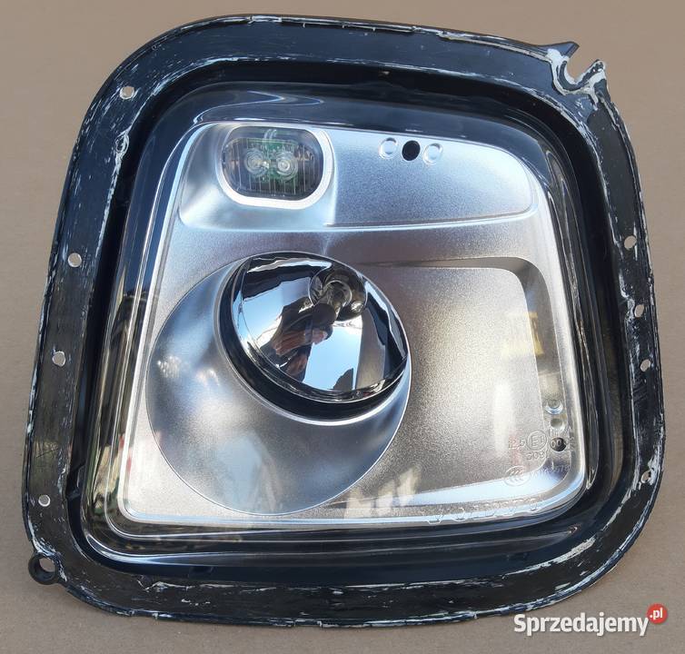 VOLVO FH4 HALOGEN DACHOWY LED GÓRNY PRAWY Bieleń