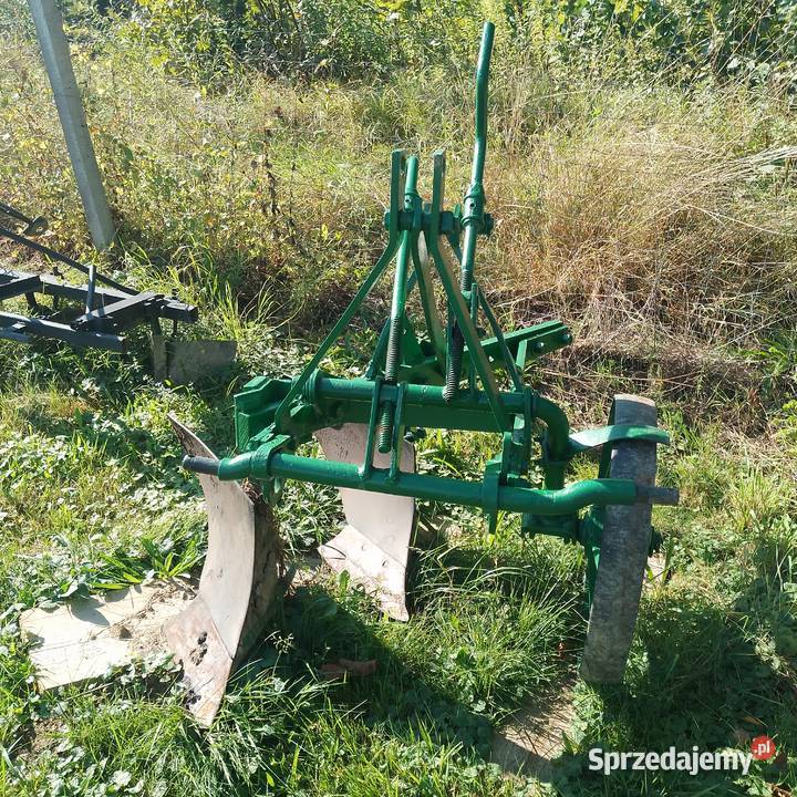 Mały pług dwuskibowy trzyskibowy do ciągnik nieuszkodzony Jasło