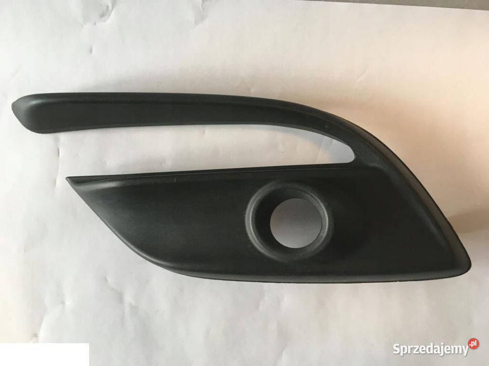 Mazda 3 17 LIFT ramka halogenu kratka LEWA Karoseria Kozubszczyzna