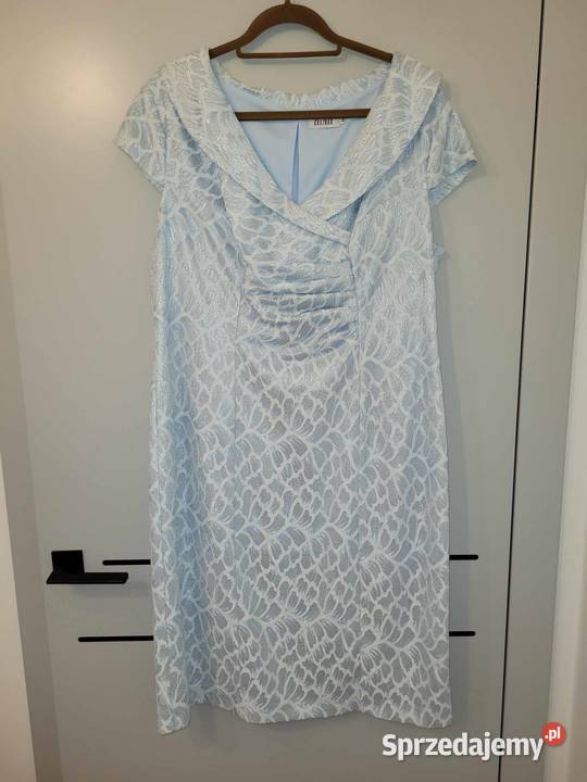 Elegancka sukienka z błyszczącą nitką niebieski