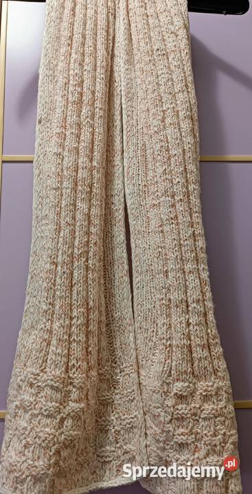 Szalik z czapka wykonany własnoręcznie na Warszawa