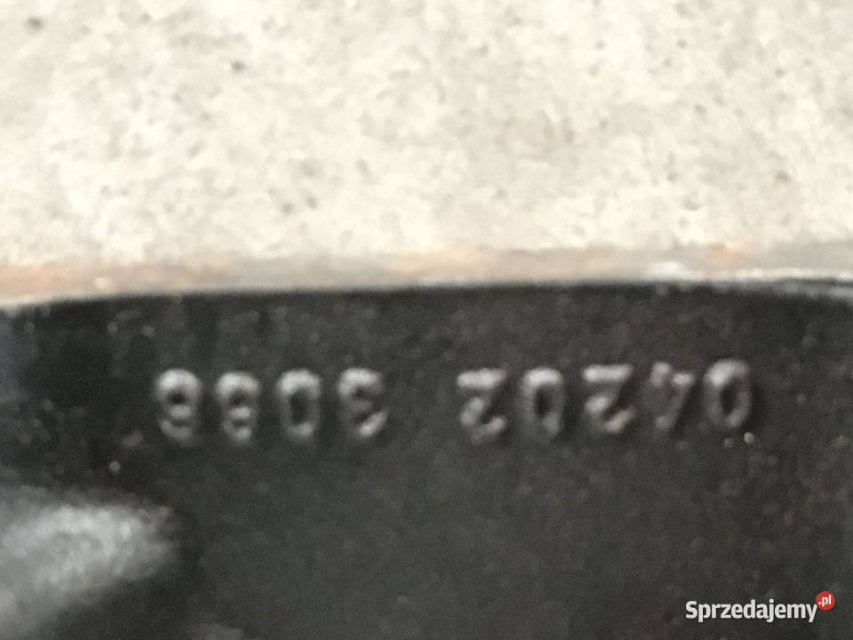 Głowica MAN TGA F2000 042023066 Górna pokrywa Maszewo