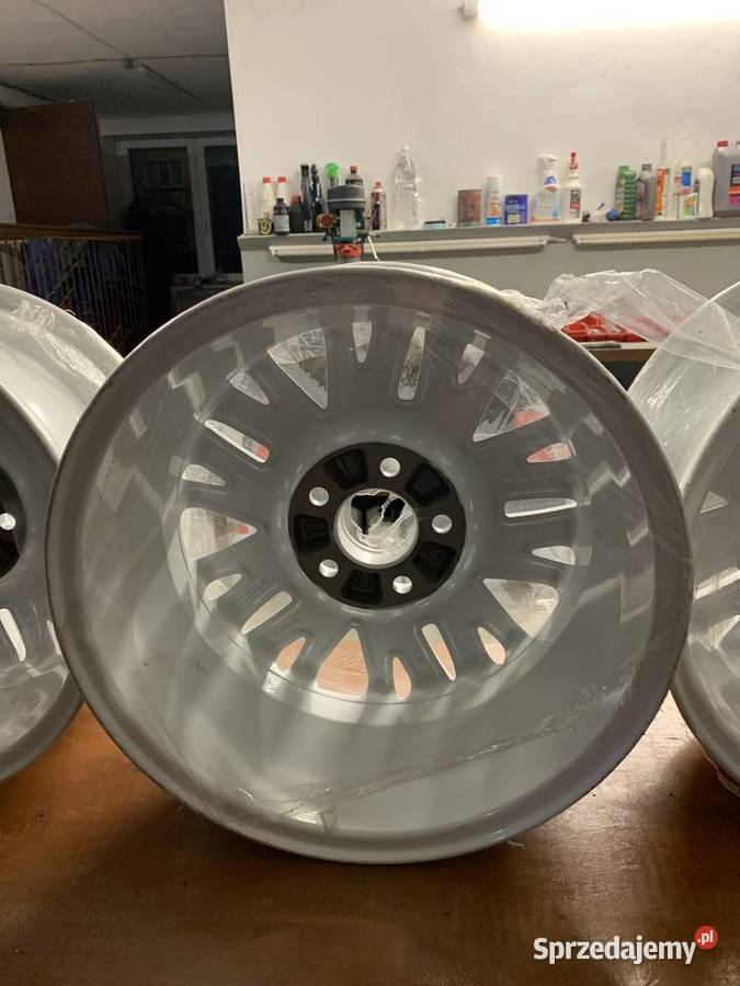 Nowe felgi aluminiowe do Volvo Średnica 15" Łuków