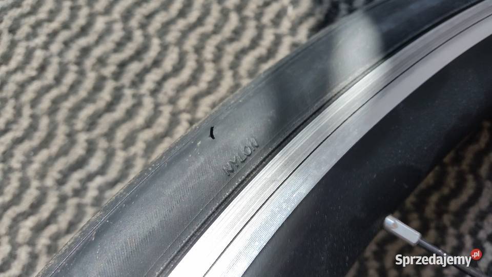 Kolo rowerowe przednie BONTRAGER R1 700x25 Puławy