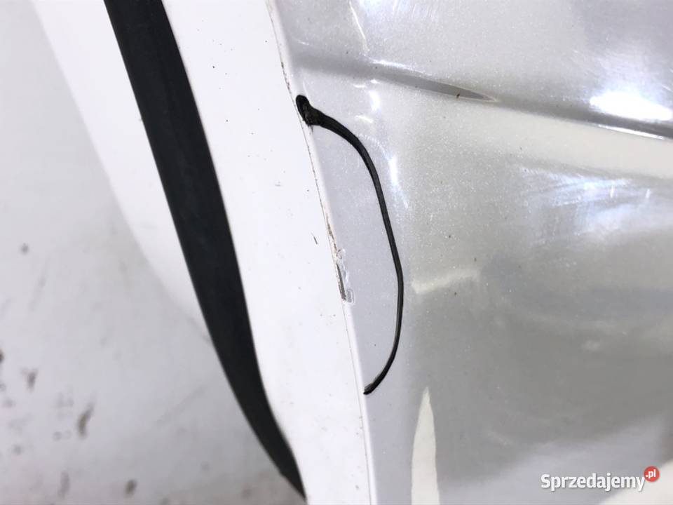 DRZWI PRAWY TYŁ MITSUBISHI OUTLANDER I SUV 0108