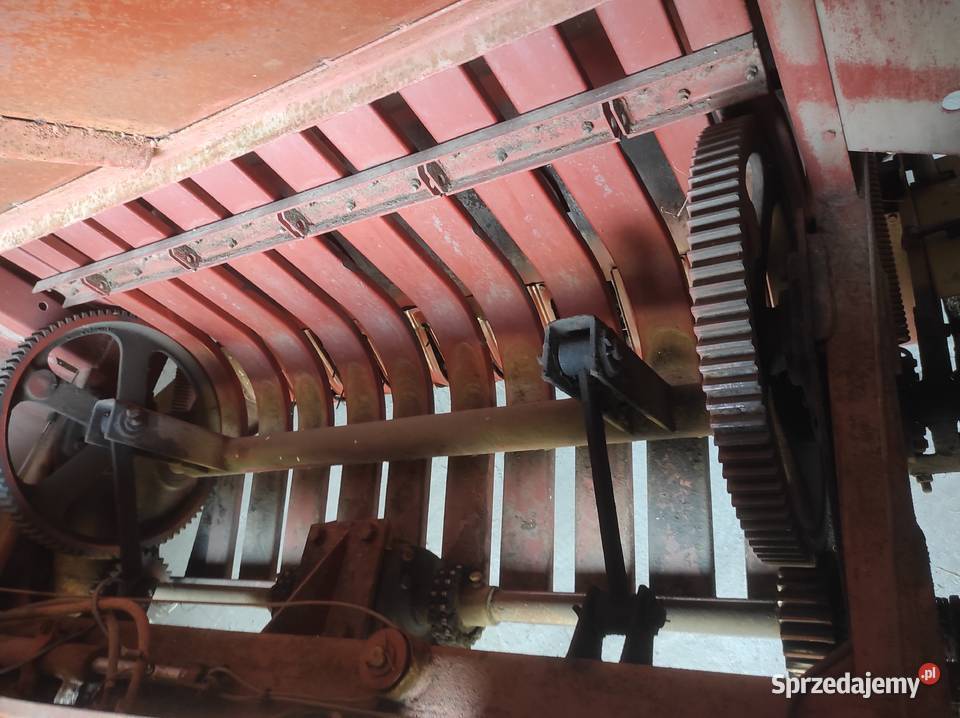 Przyczepa samozbierająca T 055 Agromet Kunów Kasyldów sprzedam