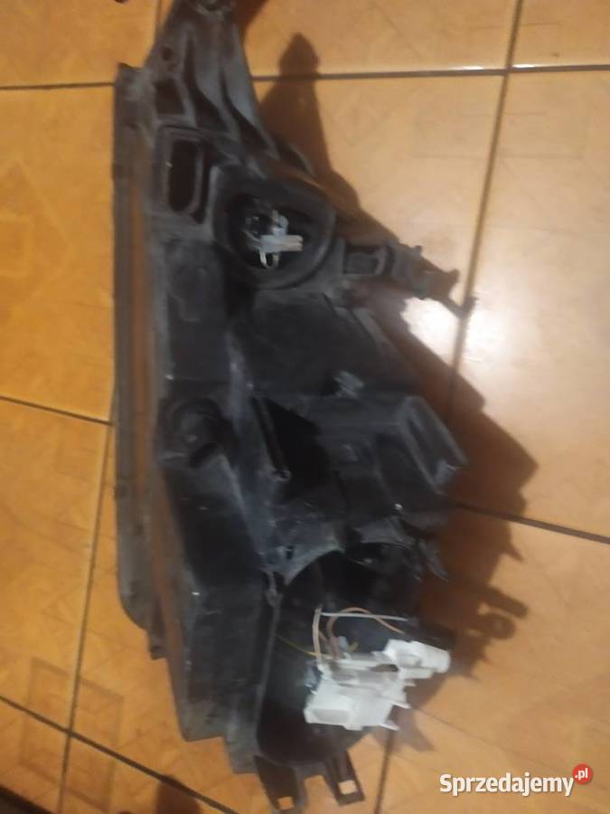 LAMPA LEWA PRAWA PRZOD PRZEDNIA AUDI TT 8N osobowe Trzemeszno sprzedam