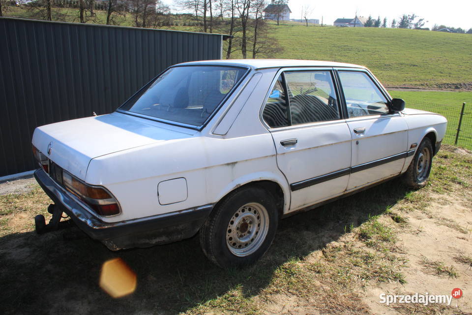BMW E28 520i Sedan 1984r 267111 5 Benzyna M20B20 manualna Iława sprzedam