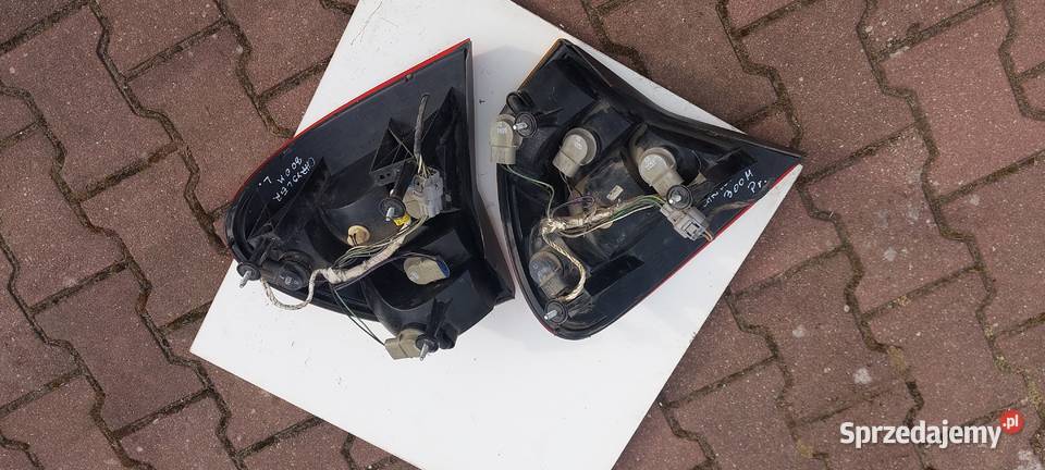 Lampa tylna prawa lewa Chrysler 300M