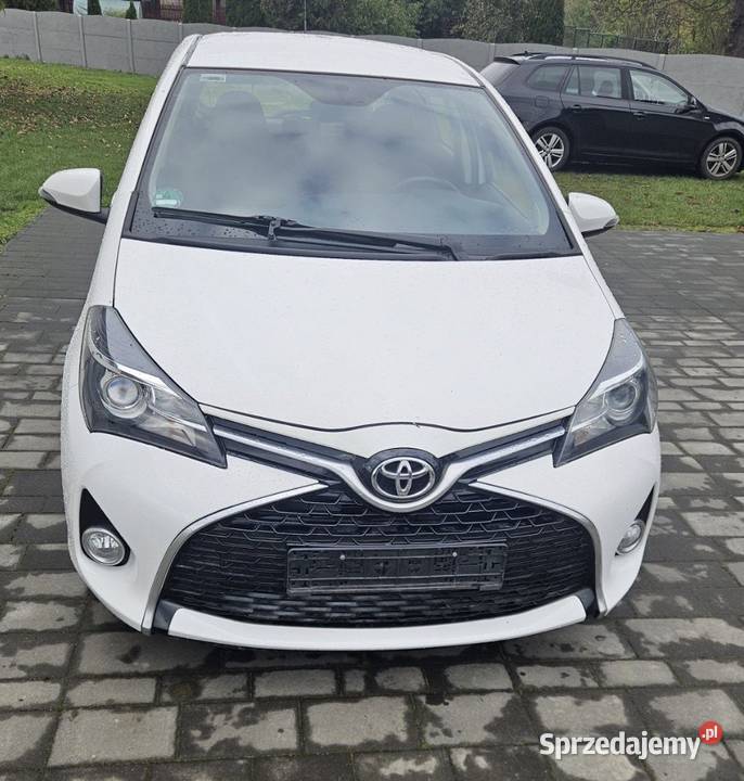 Toyota Yaris 13 Benzyna Kamera Navigacja światła LED Tanowo sprzedam