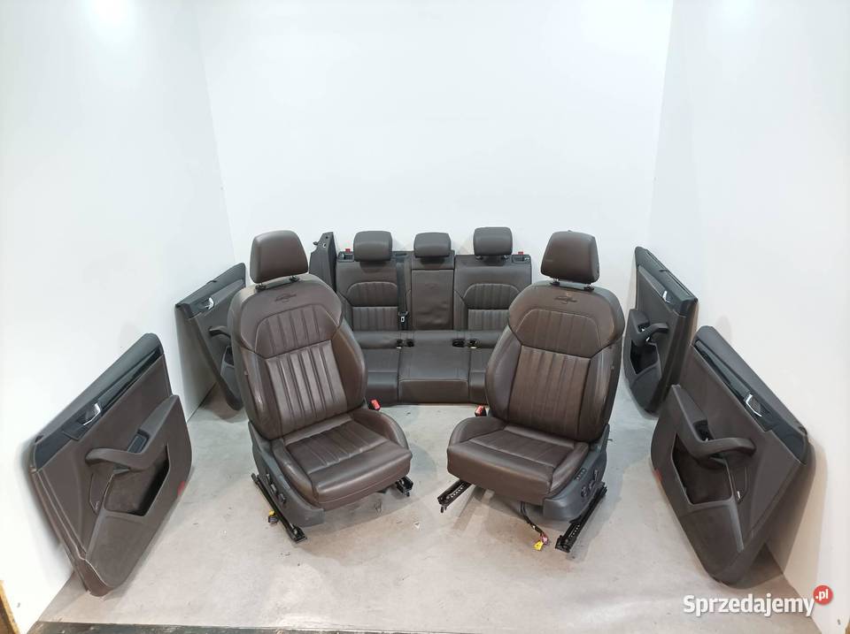 FOTELE KANAPA BOCZKI WENTYLOWANE LAURIN KLEMENT Rok produkcji 2019