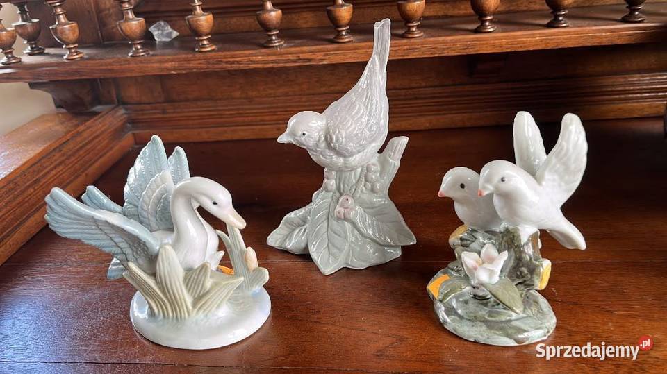 FIGURKA PTASZKA Na gałęzi z liśćmi i owocami Porcelana i szkło Gdańsk