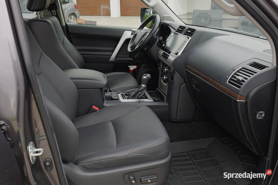 Toyota Land Cruiser Invincible polski salon I automatyczna Kazimierza Wielka