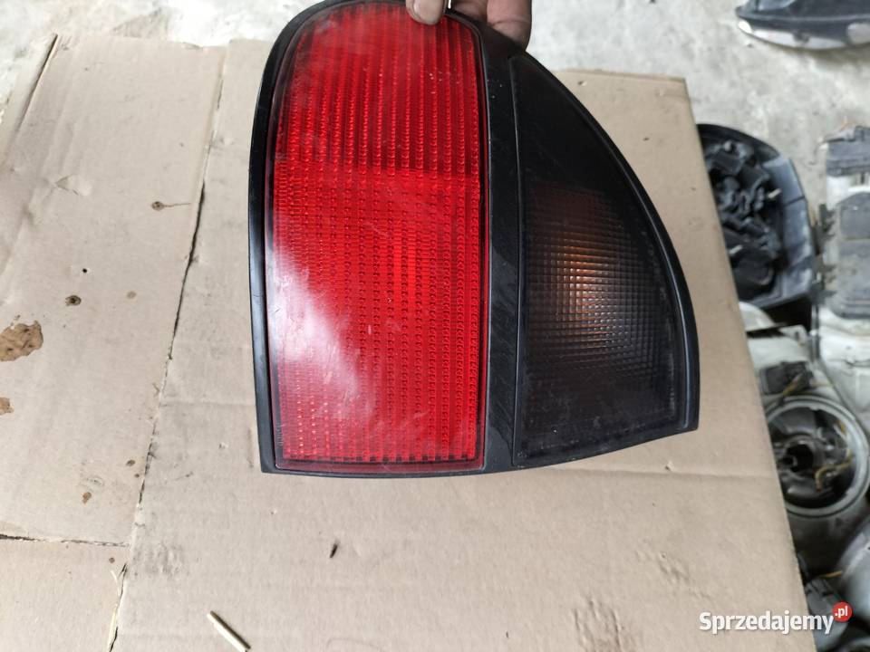 RENAULT LAGUNA I 1 LAMPA TYLNA TYŁ LEWA osobowe lubelskie Kamień-Kolonia