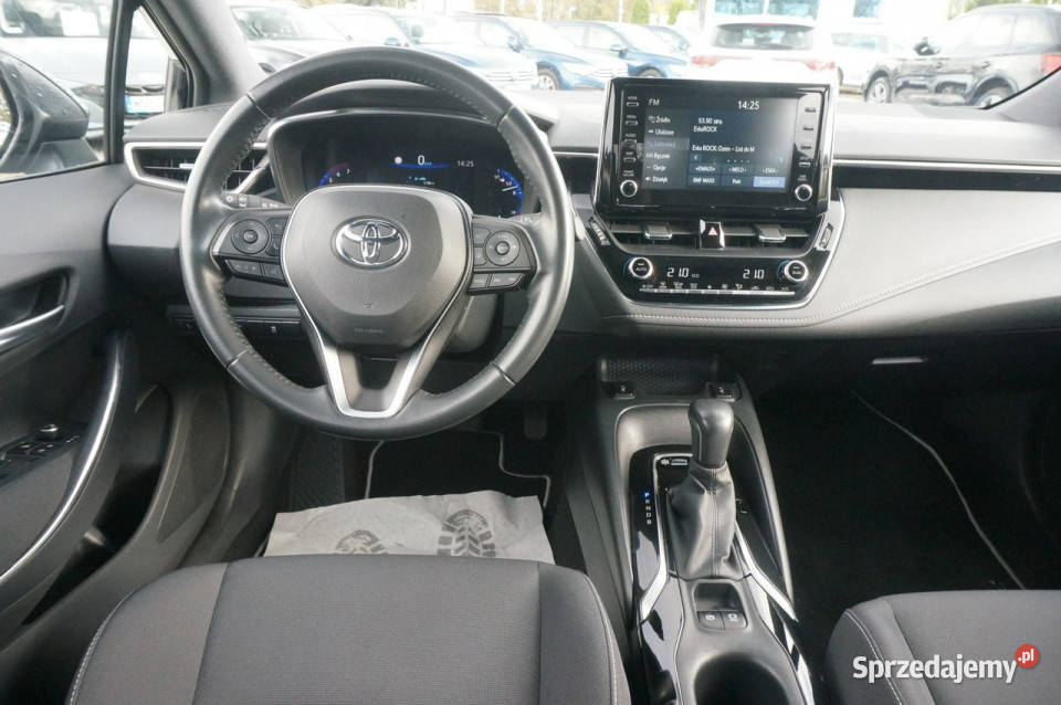 Toyota Corolla 18 Hybrid 98 Comfort Salon Fakura isofix Corolla Poznań