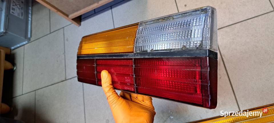 Lampa tylna lewa Audi 80 B2 przedlift
