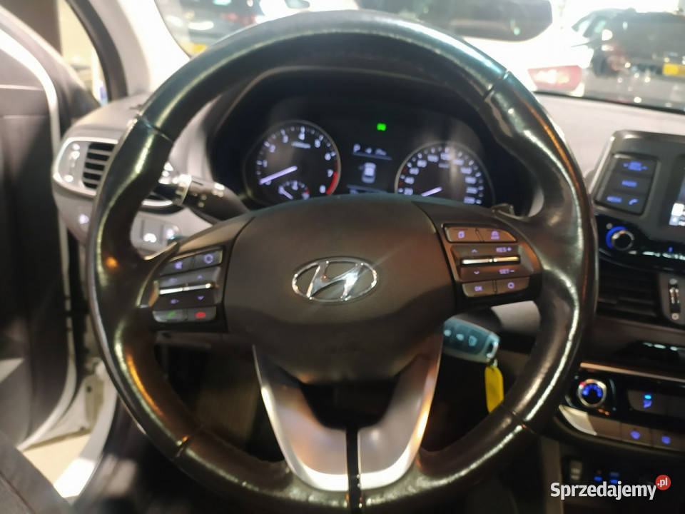Hyundai i30 14 140automatkrajowyVat23 III 2017 isofix łódzkie Łódź sprzedam